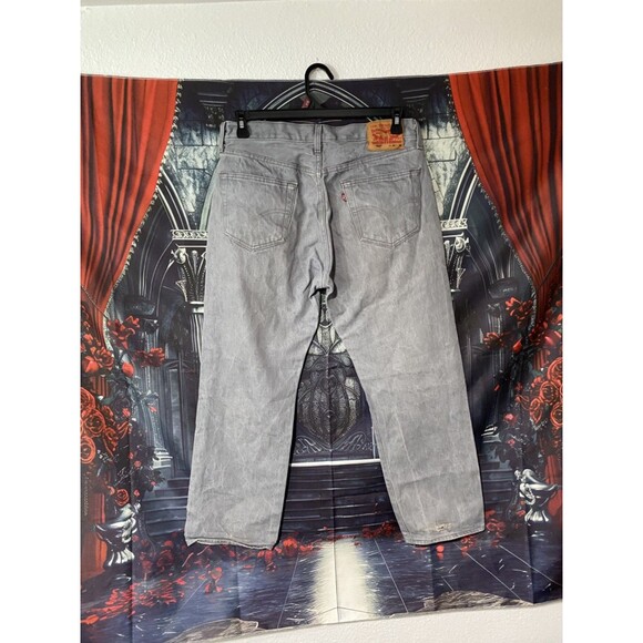 Levis 501 Jeans Mens 35x30 Gray Straight Leg Button Fly Denim Classic Style - Picture 2 of 6